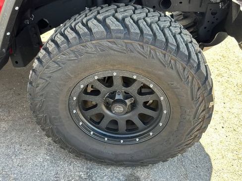 Used 2022 Jeep Wrangler Unlimited Sahara AWD/4WD image 11