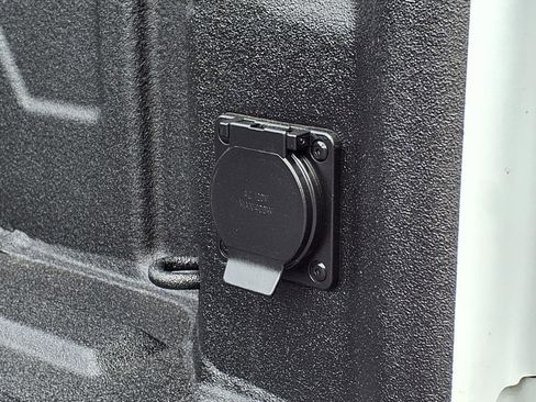 Used 2022 Chevrolet Silverado 1500 LT image 8