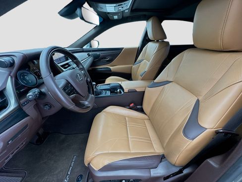 Used 2021 Lexus ES 300h w/ Accessory Package FWD image 13