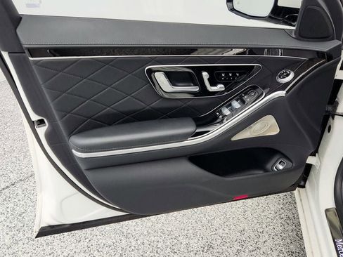 Used 2022 Mercedes-Benz S 500 4MATIC image 11