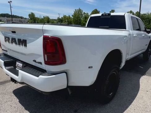 Used 2025 RAM 3500 Laramie AWD/4WD image 8