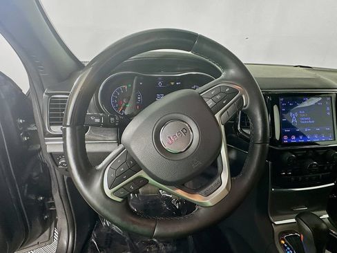 Certified 2019 Jeep Grand Cherokee Overland AWD/4WD image 16
