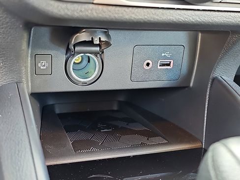 Certified 2025 Nissan Versa SV w/ Trunk Package image 23