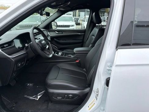 New 2026 Jeep Grand Cherokee L Limited AWD/4WD image 13