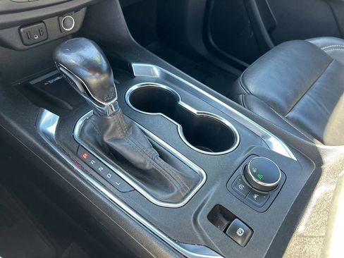 Used 2022 Chevrolet Traverse LT image 29