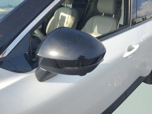 Used 2024 Nissan Rogue SL w/ SL Premium Package FWD image 28
