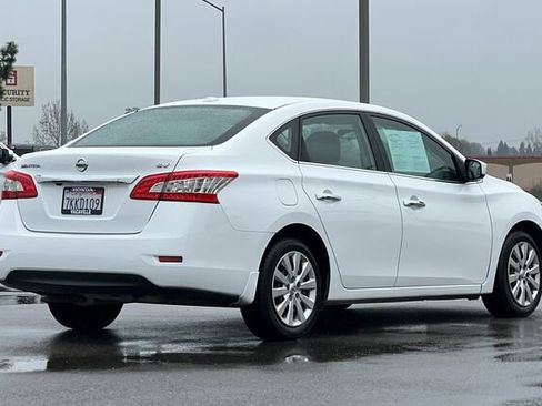 Used 2015 Nissan Sentra SV image 4