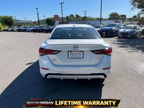 Used 2025 Nissan Sentra SV w/ SV Premium Package FWD image 8
