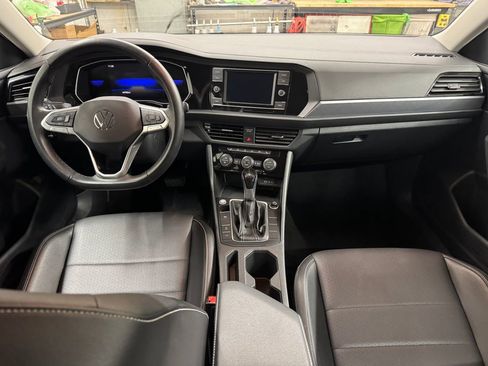 Used 2024 Volkswagen Jetta SE image 17