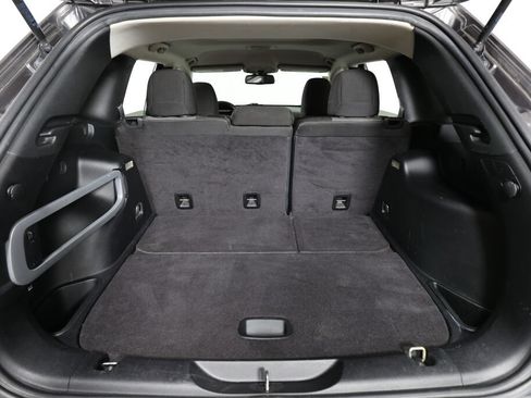 Used 2014 Jeep Cherokee Latitude FWD image 18