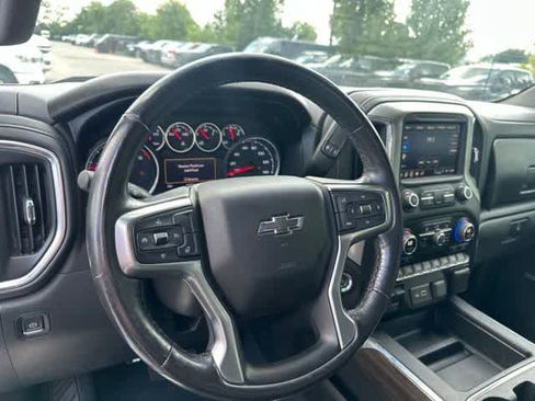 Used 2021 Chevrolet Silverado 1500 LT Trail Boss w/ Convenience Package II AWD/4WD image 8