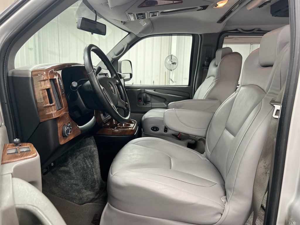 Used 2014 GMC Savana 1500 RWD image 18