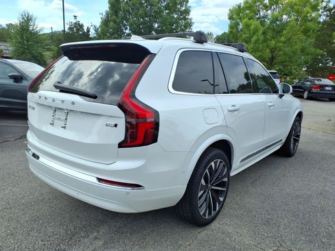 Used 2025 Volvo XC90 B5 Ultra AWD/4WD image 3