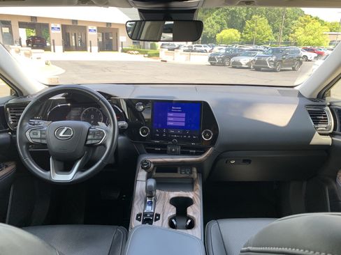 Used 2024 Lexus NX 250 FWD w/ Towing Package (2000 Lbs) image 30