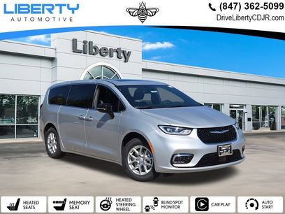 New 2026 Chrysler Pacifica Select