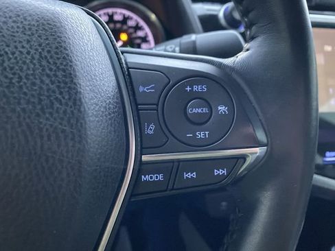 Used 2018 Toyota Camry XLE image 24