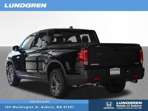 Used 2025 Honda Ridgeline Sport image 3
