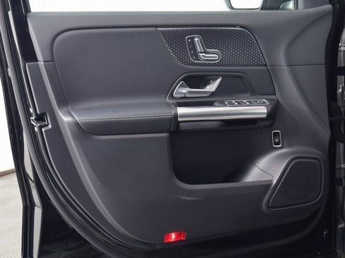 Certified 2025 Mercedes-Benz GLA 250 image 12