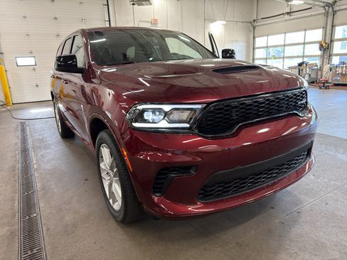 Used 2025 Dodge Durango GT AWD/4WD image 3