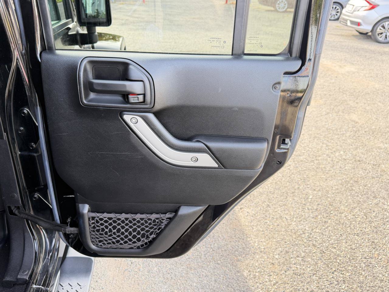 Used 2016 Jeep Wrangler Unlimited Sahara w/ Connectivity Group AWD/4WD image 39