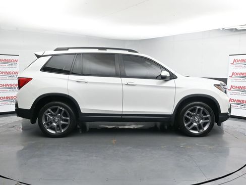 Used 2023 Honda Passport EX-L image 9