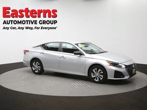 Used 2024 Nissan Altima 2.5 S FWD image 47