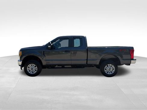 Used 2017 Ford F250 XL w/ STX Appearance Package AWD/4WD image 6