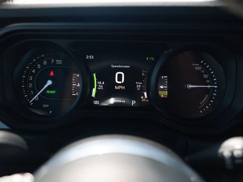 Used 2025 Jeep Wrangler Unlimited Sahara w/ Safety Group AWD/4WD image 20