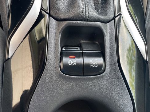 Used 2022 Toyota Corolla LE image 18