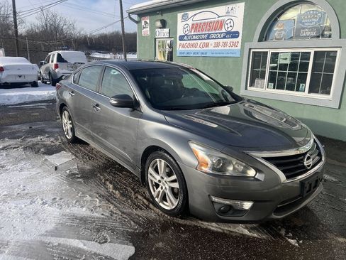 Used 2014 Nissan Altima 3.5 SL w/ Technology Package FWD image 2