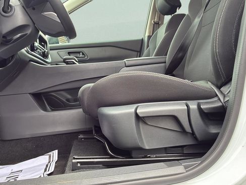 Certified 2025 Nissan Rogue S FWD image 14