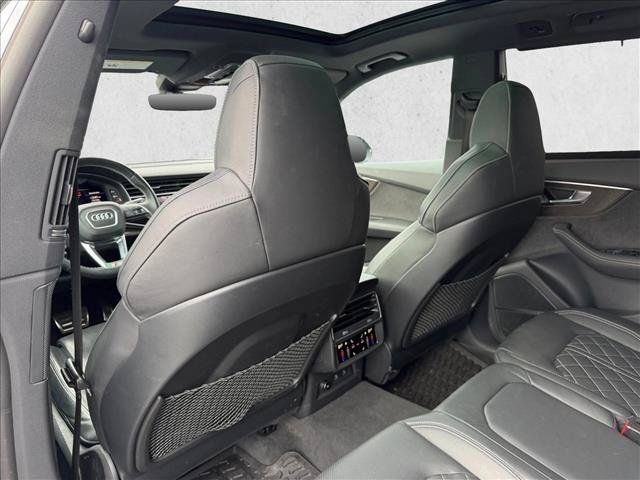 Used 2023 Audi SQ8 Premium Plus w/ Carbon Optic Package AWD/4WD image 12