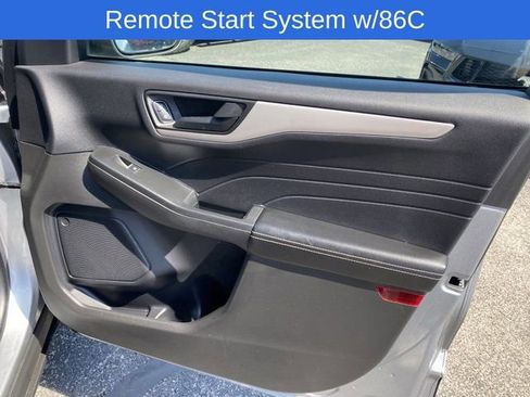 Used 2022 Ford Escape SE w/ Cold Weather Package image 13