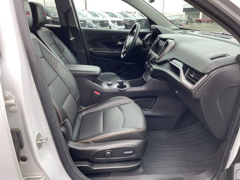 Used 2024 GMC Terrain AT4 image 30