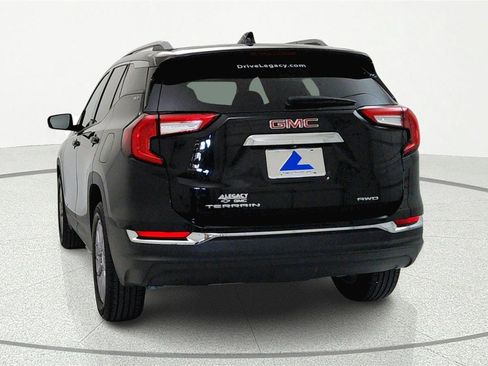 Used 2024 GMC Terrain SLT AWD/4WD image 3
