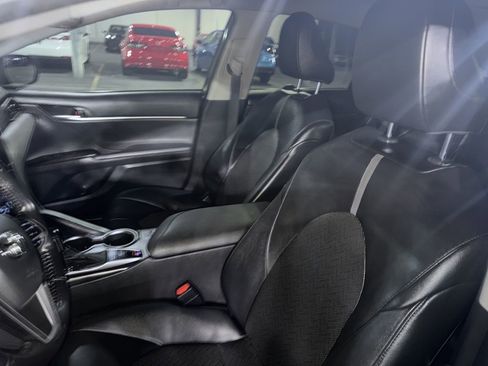 Used 2021 Toyota Camry XLE image 22