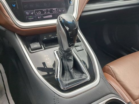 Used 2020 Subaru Outback Touring w/ Popular Package #2 AWD/4WD image 27