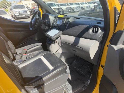Used 2016 Nissan NV200 FWD image 19