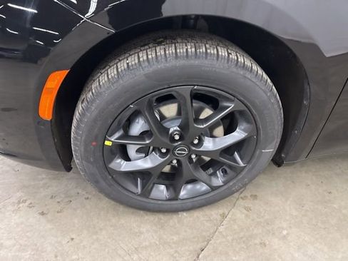 New 2026 Chrysler Pacifica Select w/ S Appearance Package image 4