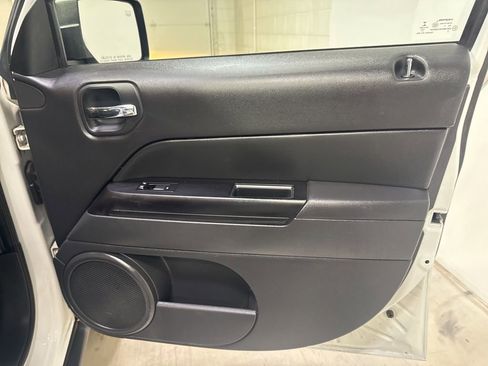 Used 2015 Jeep Patriot High Altitude image 37