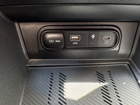 Used 2023 Kia Sportage SX image 25