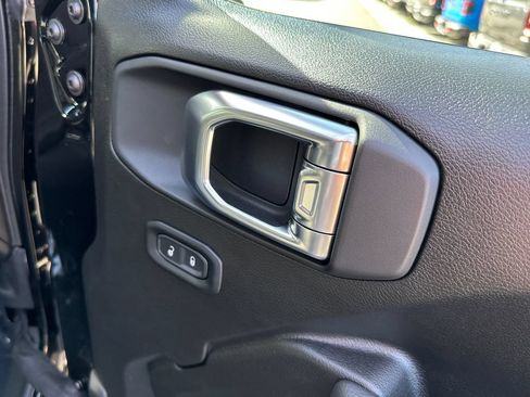 New 2026 Jeep Gladiator Mojave w/ Technology Group AWD/4WD image 14