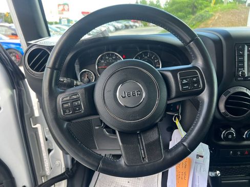 Used 2018 Jeep Wrangler Unlimited Sport S image 15