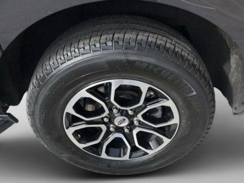 Used 2024 Ford Expedition Max XLT image 20