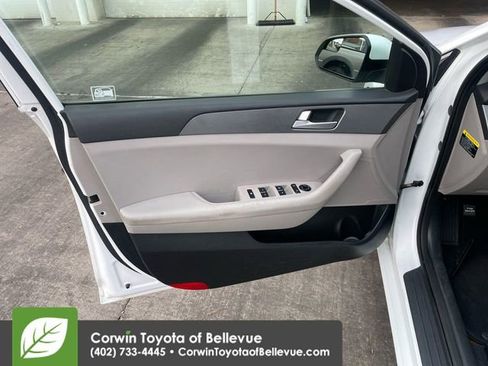 Used 2017 Hyundai Sonata SE w/ Cargo Package image 24