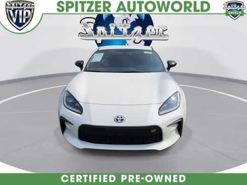 Used 2024 Toyota GR86 Premium RWD image 3