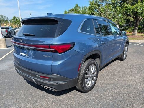 Used 2025 Buick Enclave Preferred FWD image 8