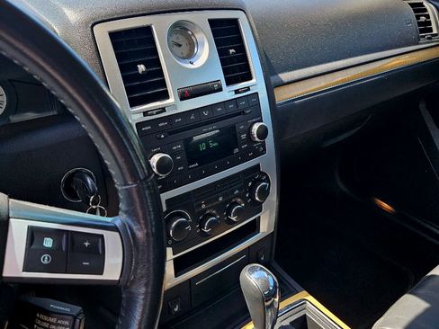 Used 2008 Chrysler 300 Limited RWD image 10