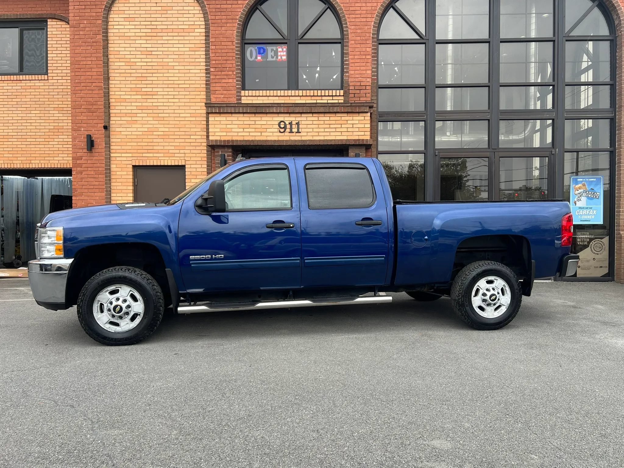Used 2013 Chevrolet Silverado 2500 LT w/ Snow Plow Prep Package AWD/4WD image 4