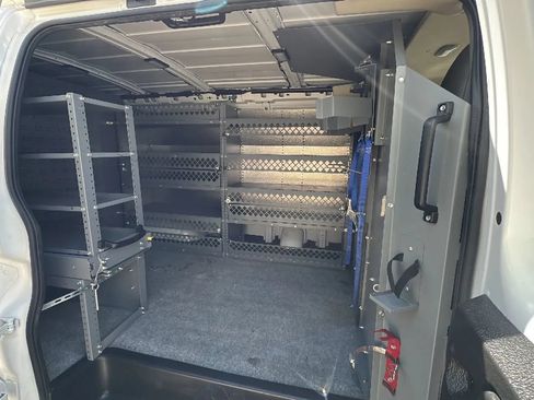 Used 2022 GMC Savana 2500 RWD image 7